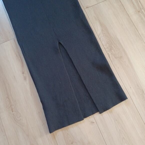 NWT Isalis Maize Midi Dress Ribbed Black Size S Quiet Luxury Bodycon - Picture 8 of 12